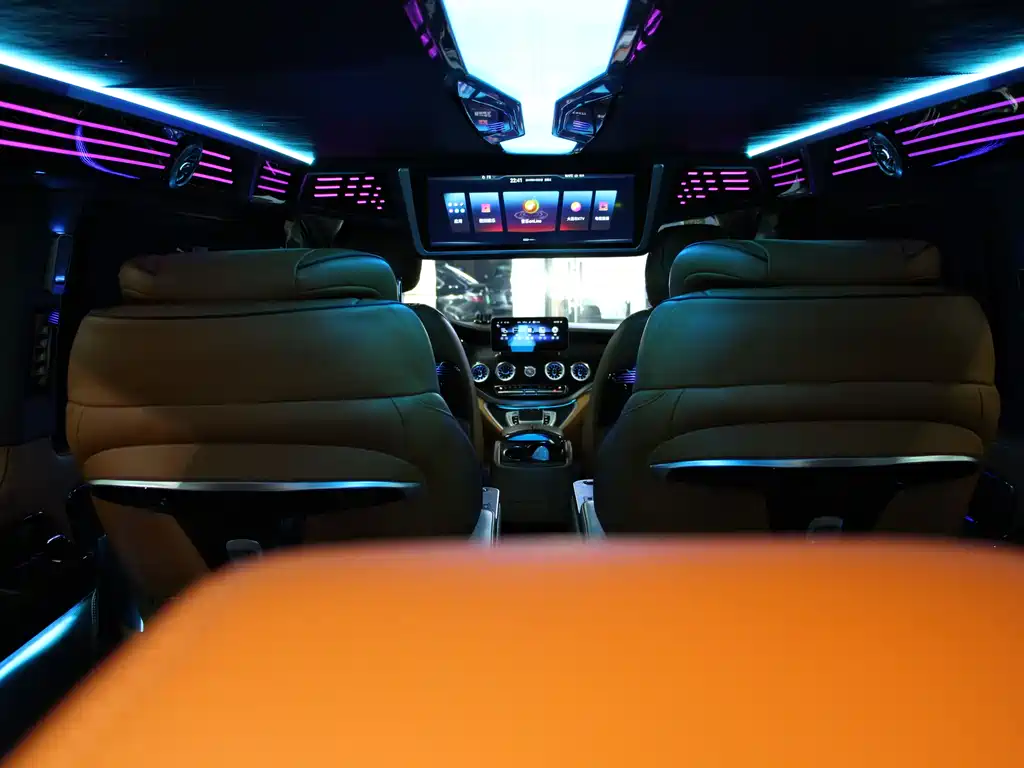 Mercedes-Benz Vito 2023 — фото 15