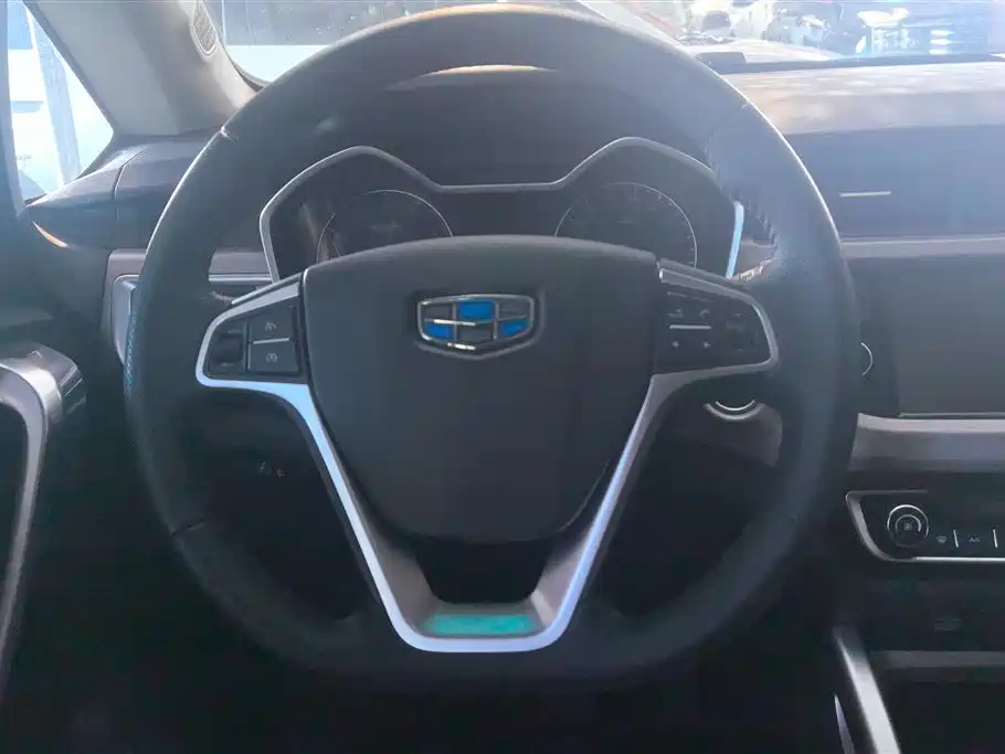 Geely Vision X3 2019 — фото 15