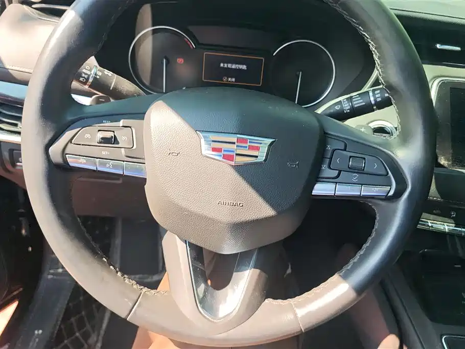 Cadillac XT4 2022 — фото 15