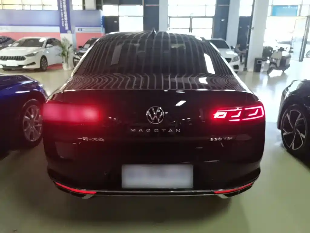 Volkswagen Magotan 2025