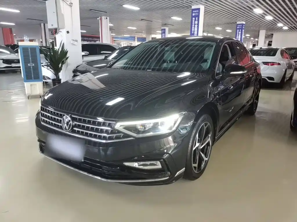 Volkswagen Magotan 2025