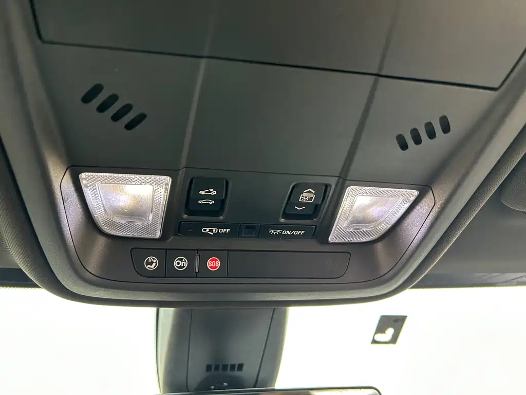 Cadillac XT5 2020 — фото 17