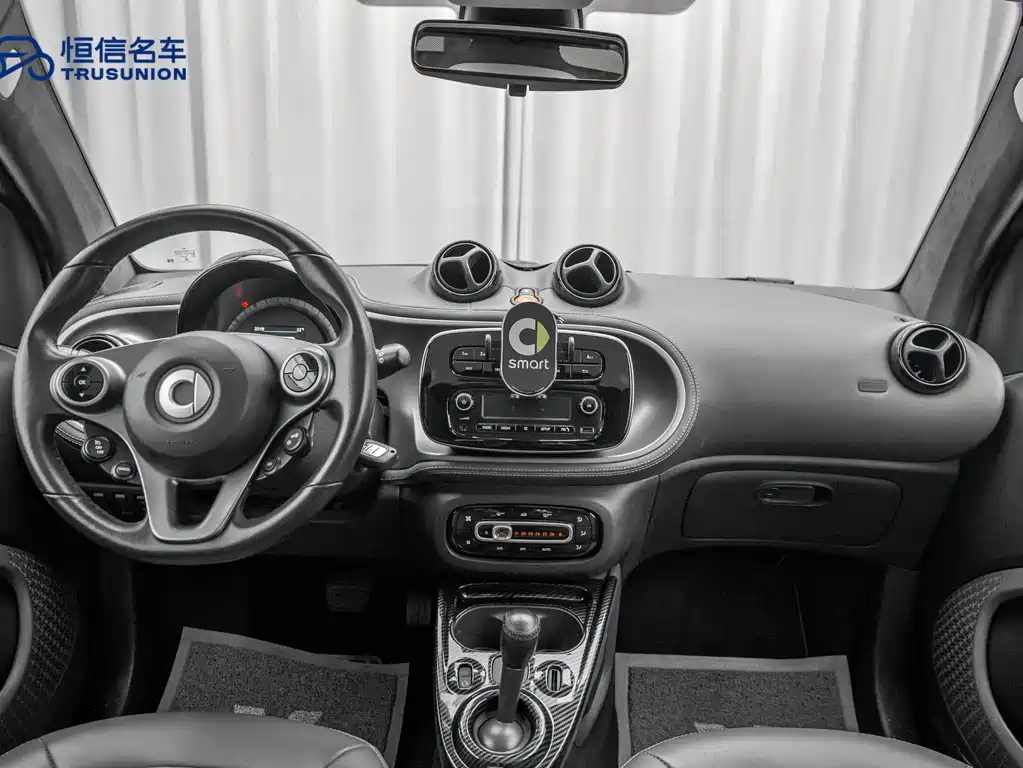 smart Fortwo 2017 — фото 11