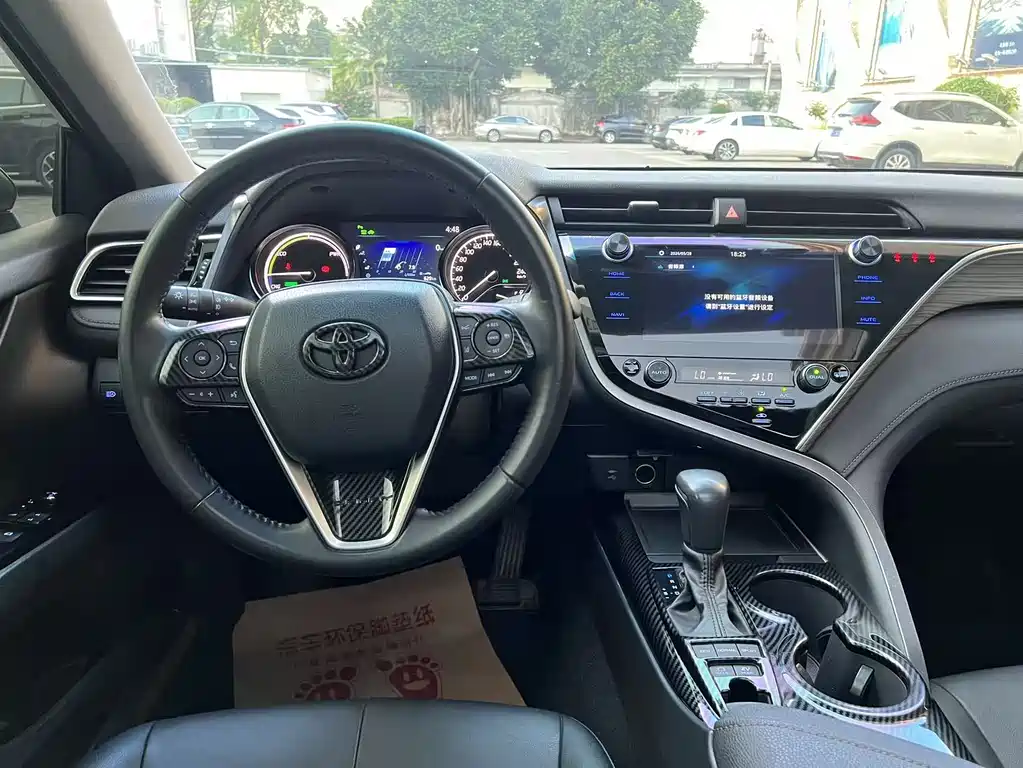Toyota Camry 2019 — фото 10