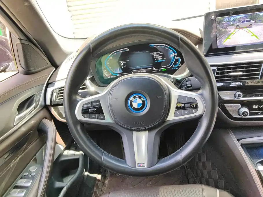 BMW 5 Series New Energy 2022 — фото 15