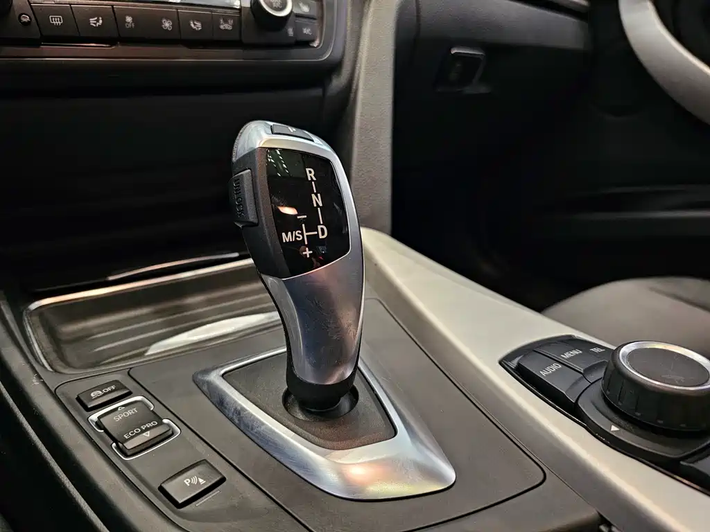 BMW 3 Series 2015 — фото 15