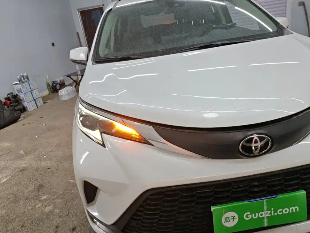 Toyota Granvia 2024