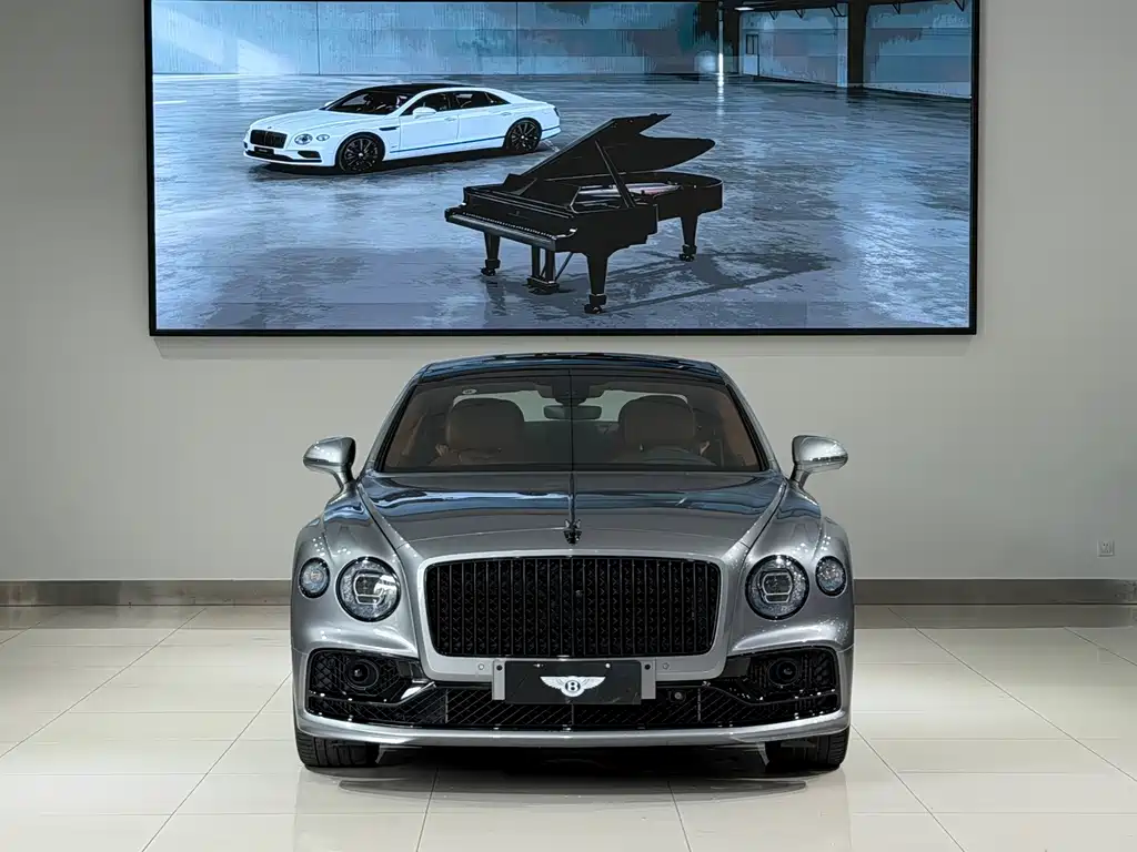 Bentley Flying Spur 2024 — фото 2