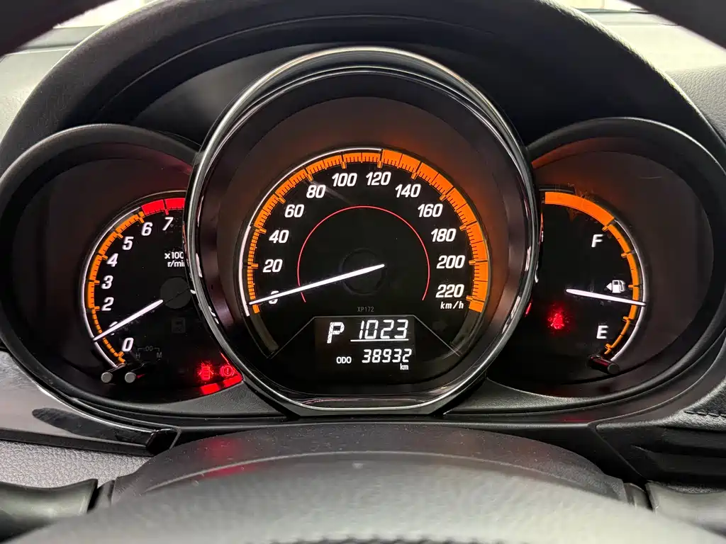 Toyota Yaris L 2022 — фото 15