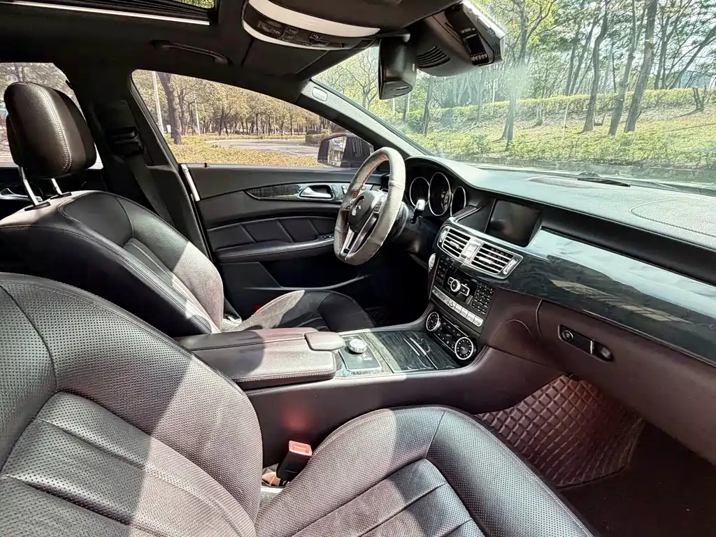Mercedes-Benz CLS 2014 — фото 12