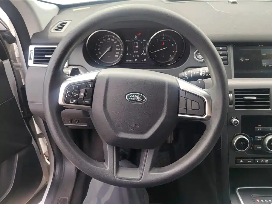 Land Rover Discovery Sport 2017 — фото 15