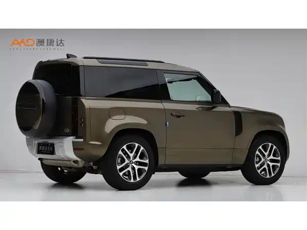 Land Rover Defender 2023