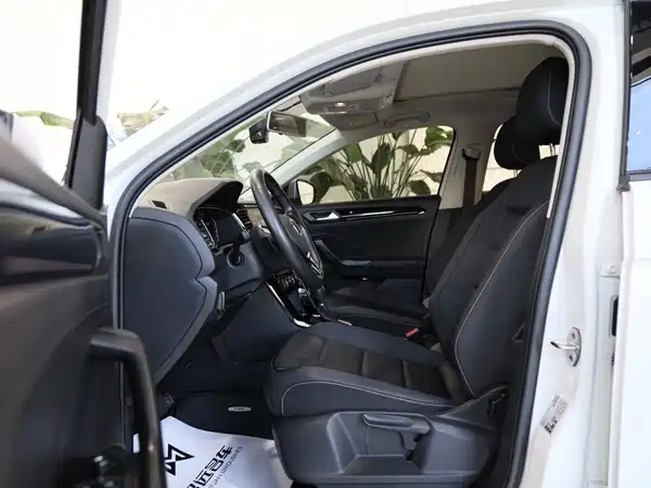Volkswagen T-Roc 2021