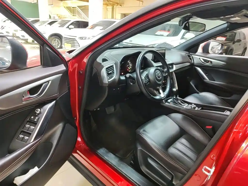 Mazda CX-4 2019 — фото 16