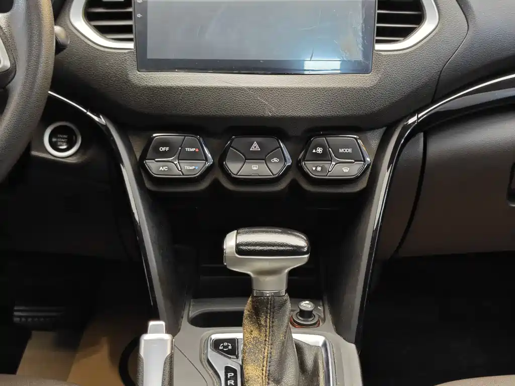 GAC Trumpchi GS4 2017 — фото 19