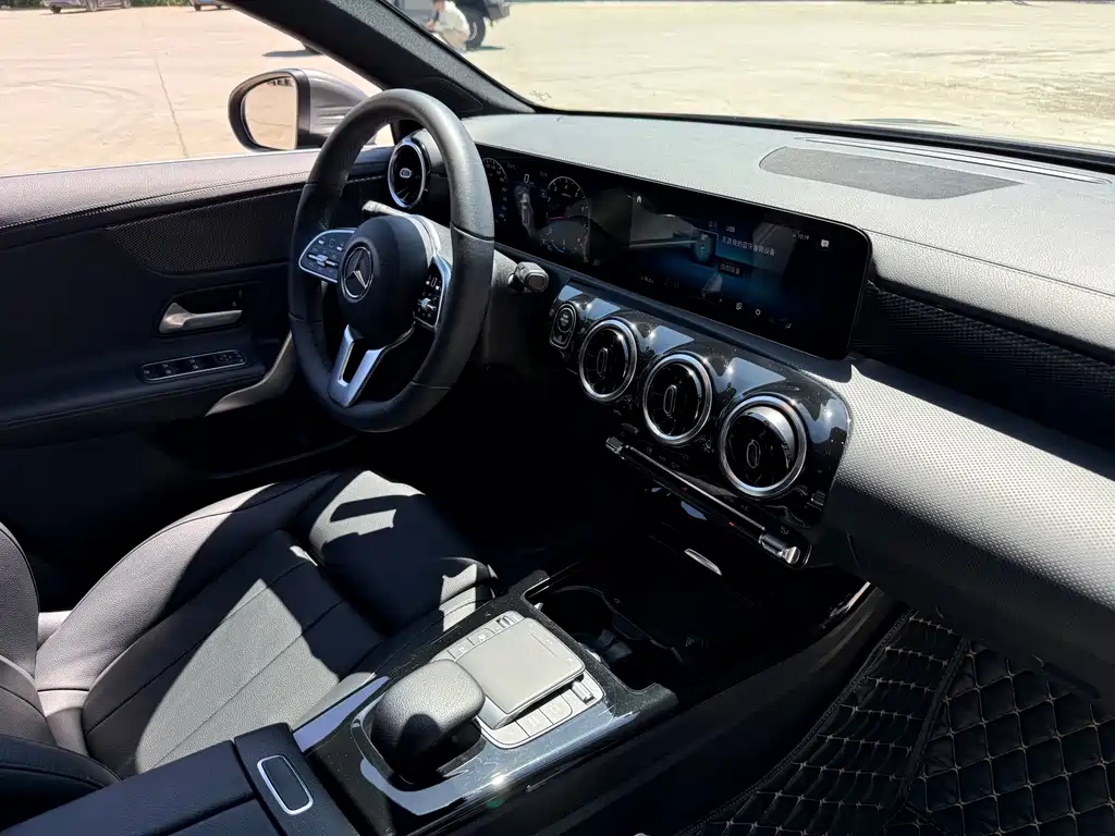 Mercedes-Benz A-Class 2020 — фото 16