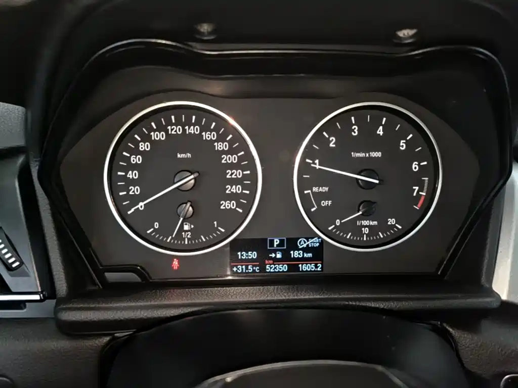 BMW 2 Series Active Tourer 2017 — фото 12