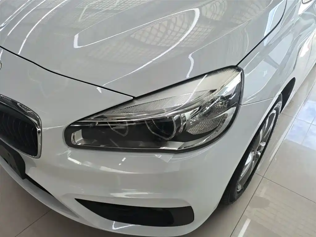BMW 2 Series Active Tourer 2017 — фото 24