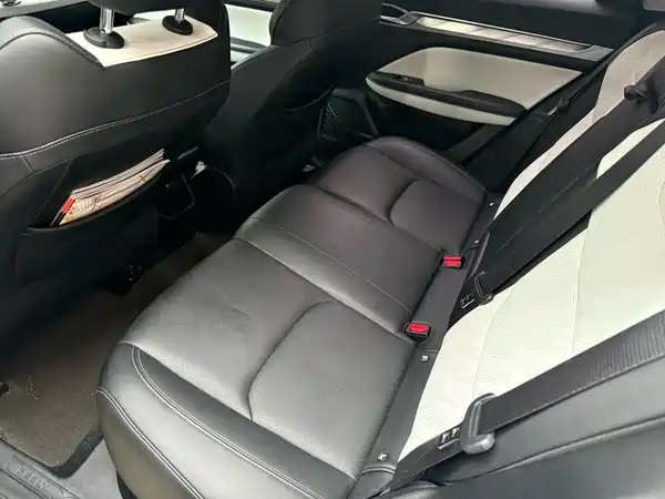 Geely Emgrand L 2022