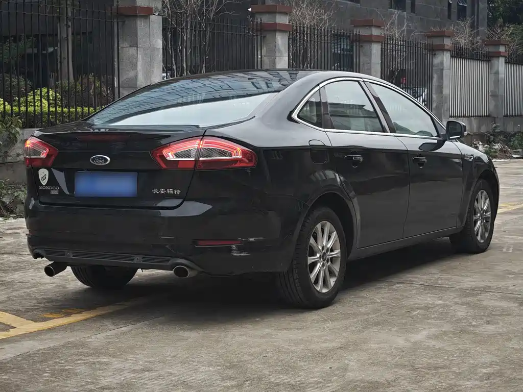 Ford Mondeo-Winning 2011 — фото 4
