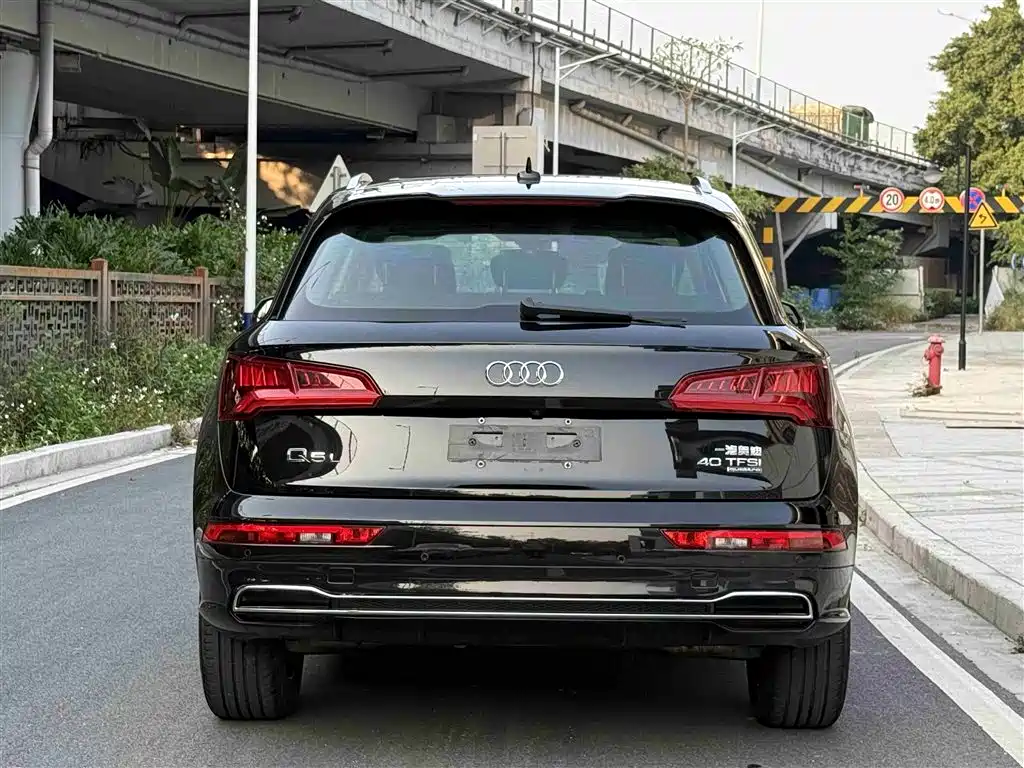 Audi Q5L 2019 — фото 19