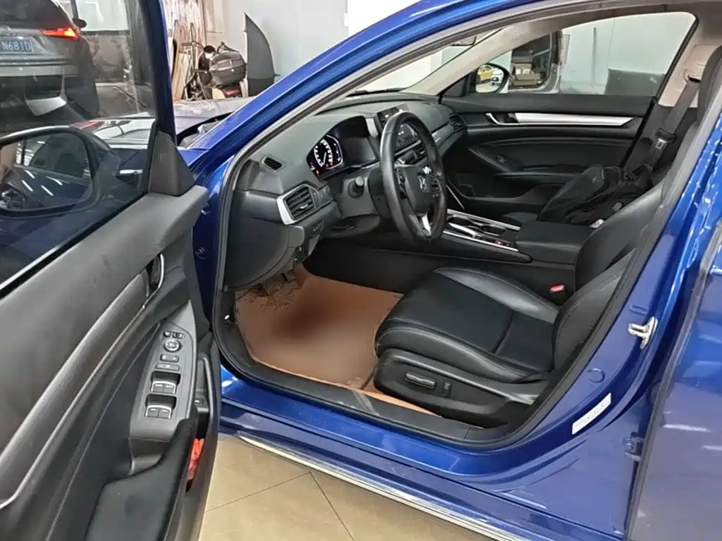 Honda Accord 2019 — фото 16