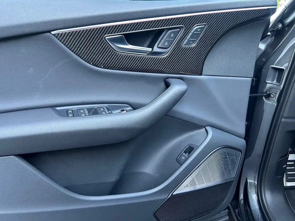 Audi Q7 2021 — фото 10
