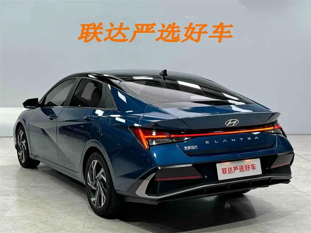 Hyundai Elantra 2023 — фото 23