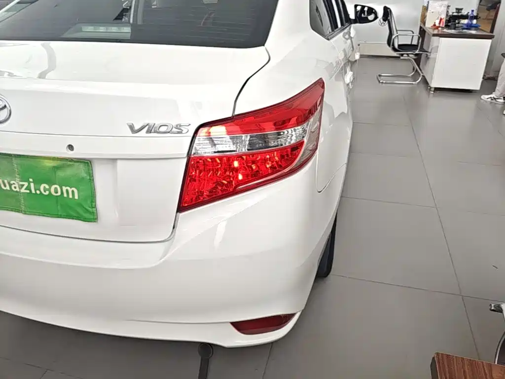Toyota Vios 2015 — фото 8