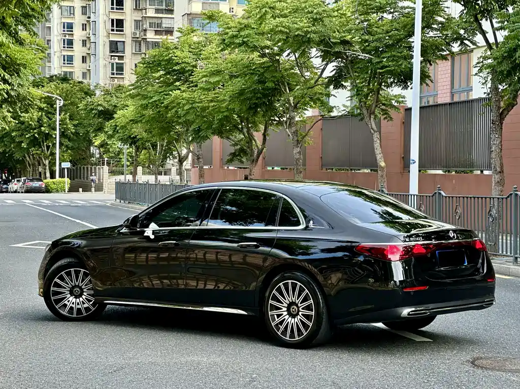 Mercedes-Benz E-Class 2024