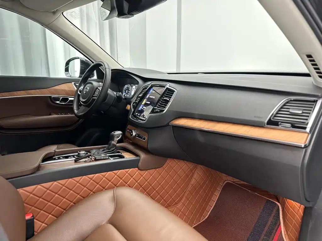 Volvo XC90 2020 — фото 40