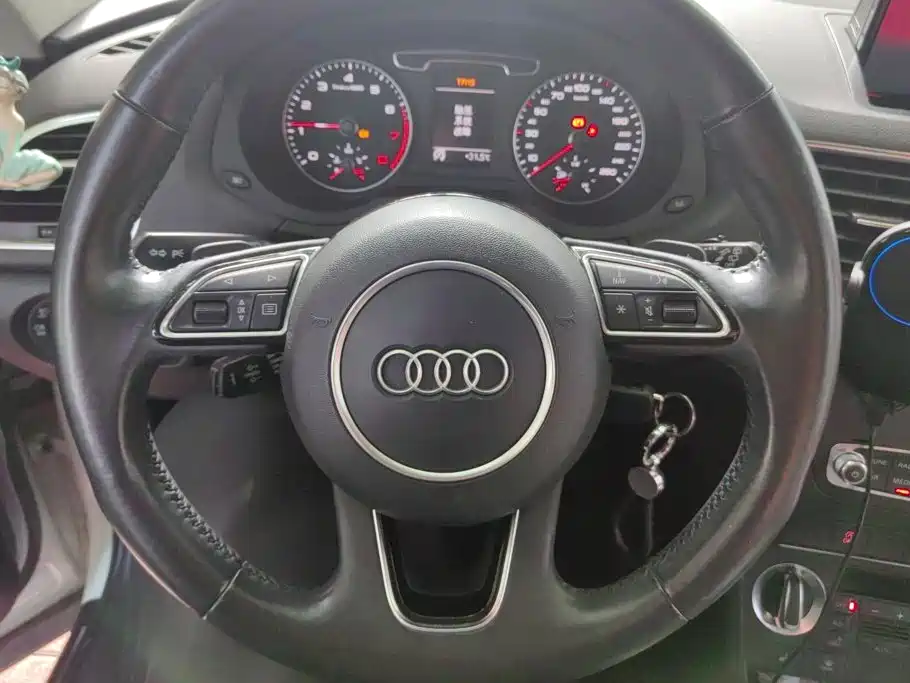 Audi Q3 2014 — фото 15