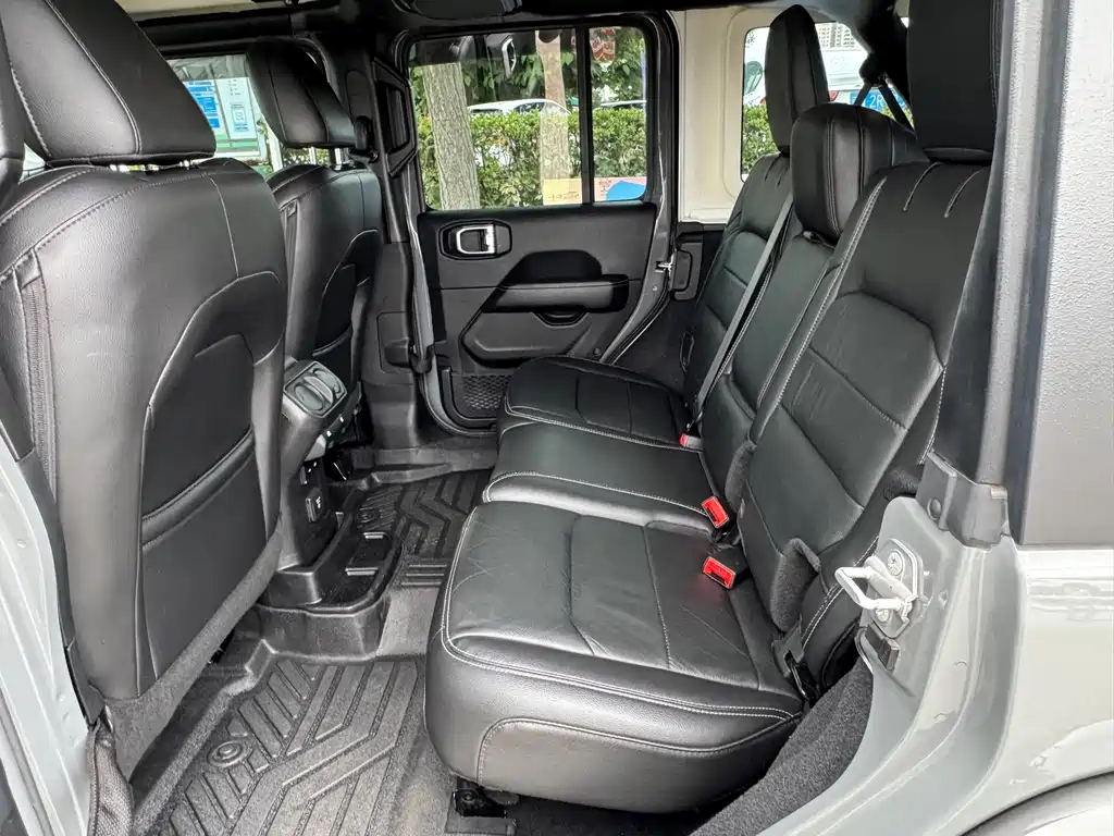 Jeep Wrangler 2019 — фото 10