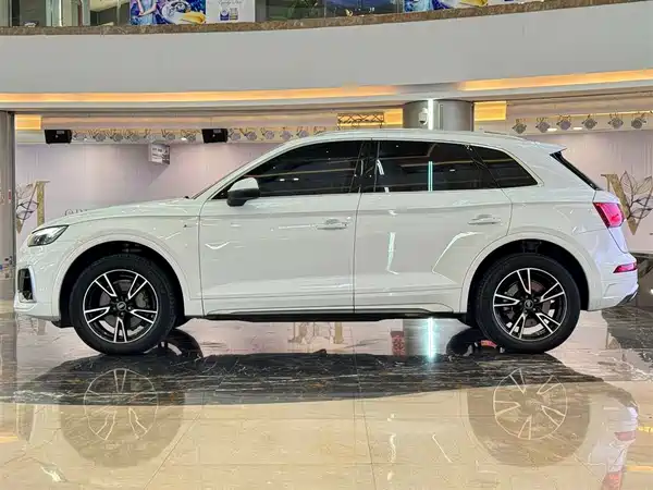Audi Q5L 2022