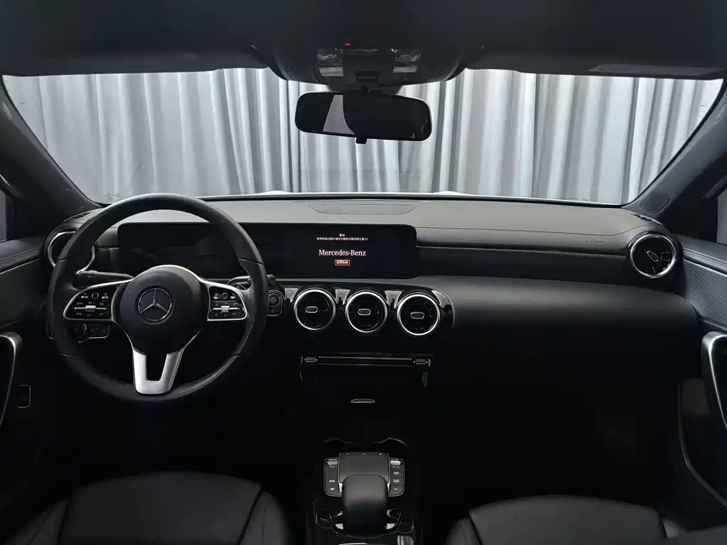 Mercedes-Benz A-Class 2022 — фото 11