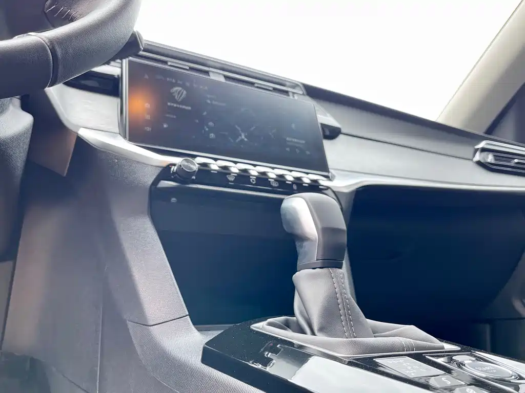 Peugeot 408 2024 — фото 15