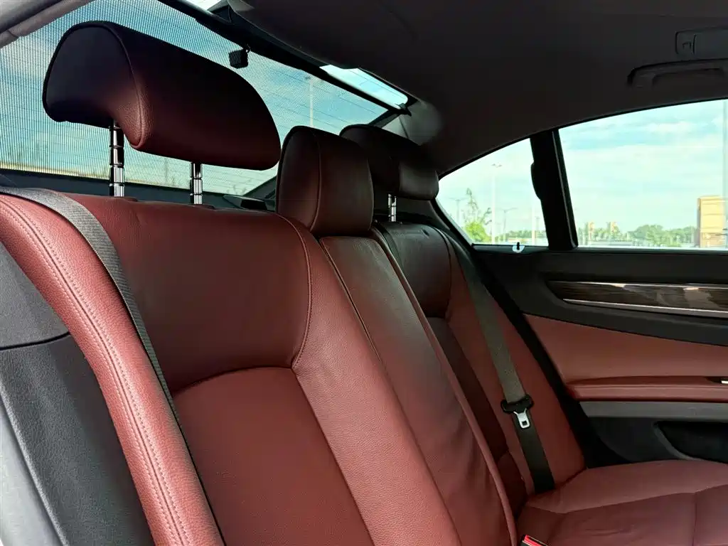 BMW 7 Series 2015 — фото 28