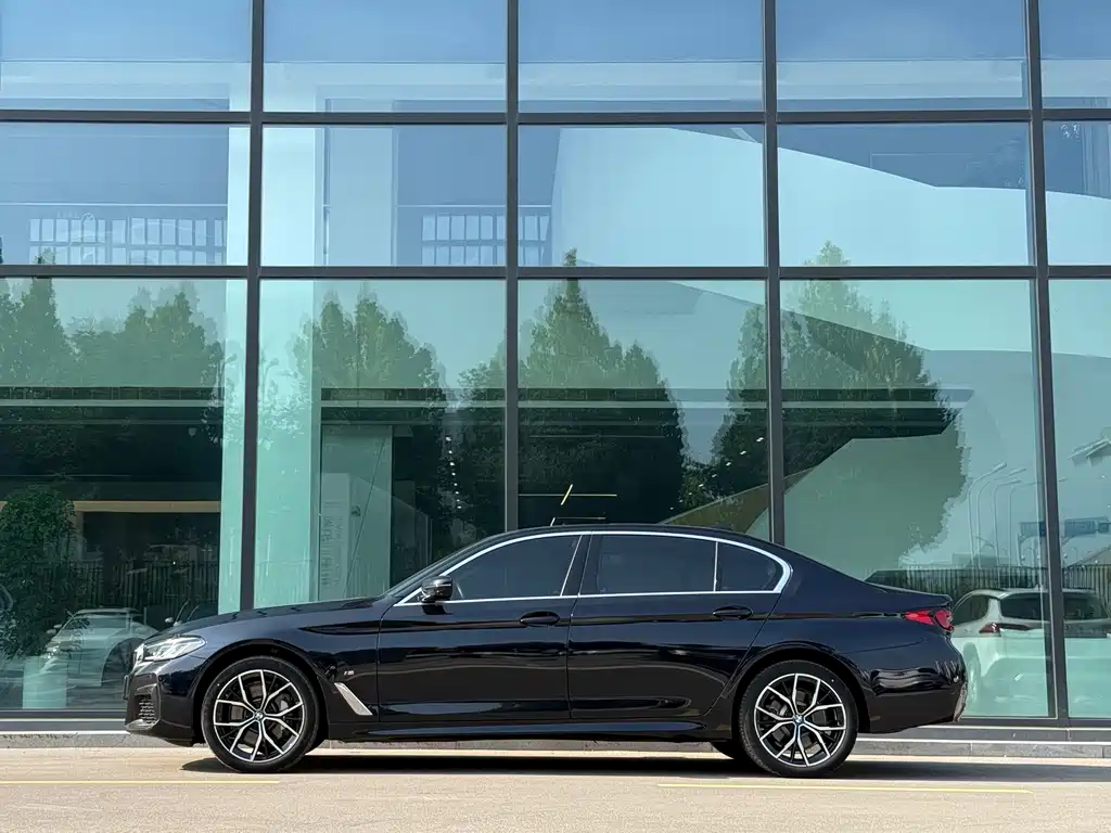 BMW 5 Series 2023
