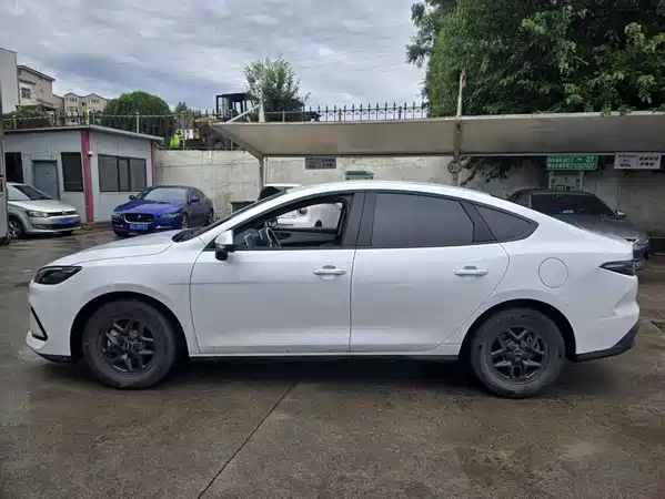 BYD Seal 05 DM-i 2025
