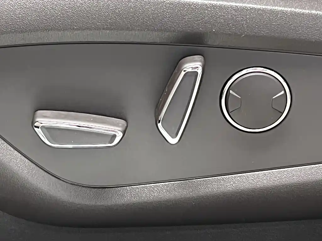 Lincoln MKC 2018 — фото 35