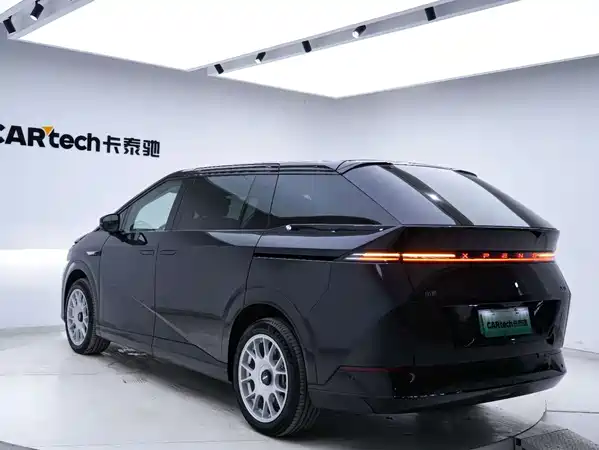 XPeng X9 2025
