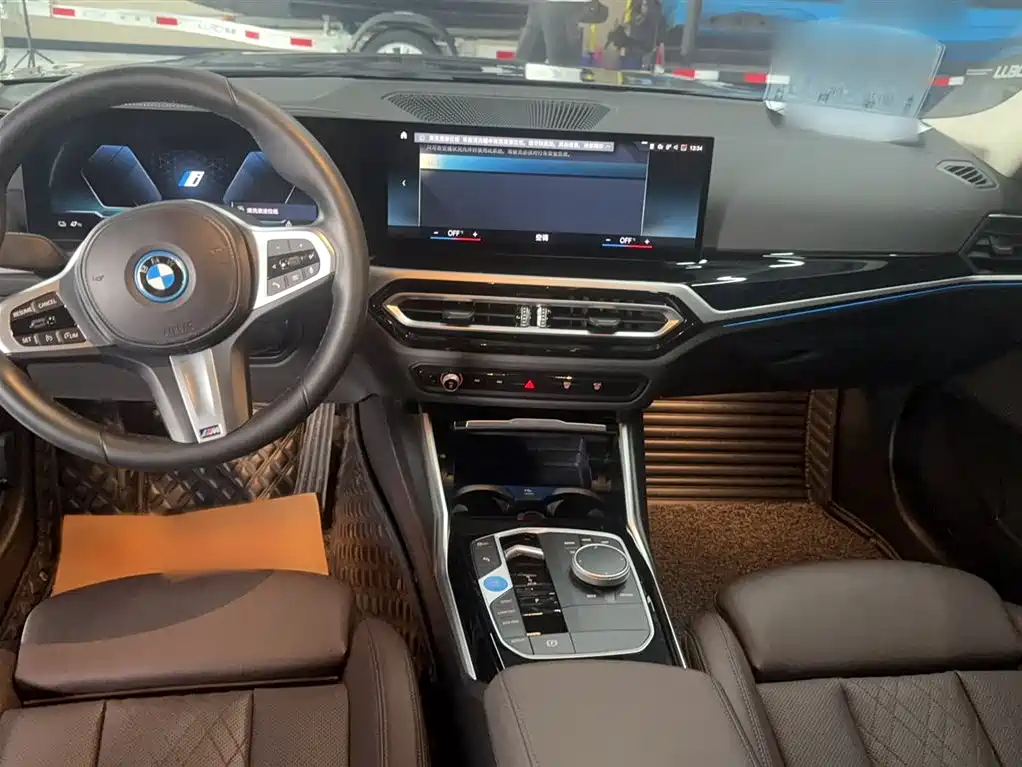 BMW i3 2023 — фото 10