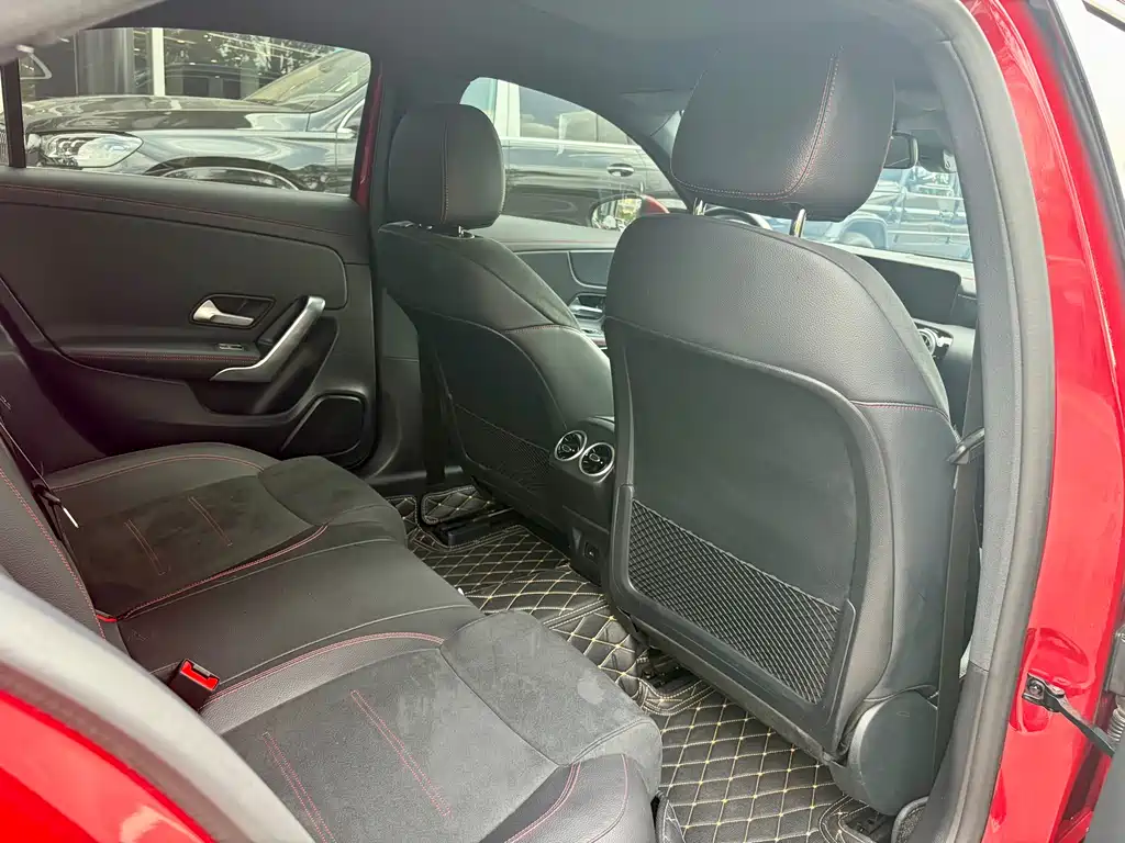 Mercedes-Benz A-Class 2023 — фото 17