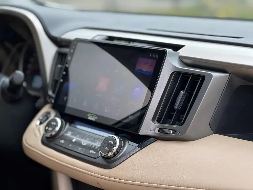 Toyota RAV4 2013 — фото 17