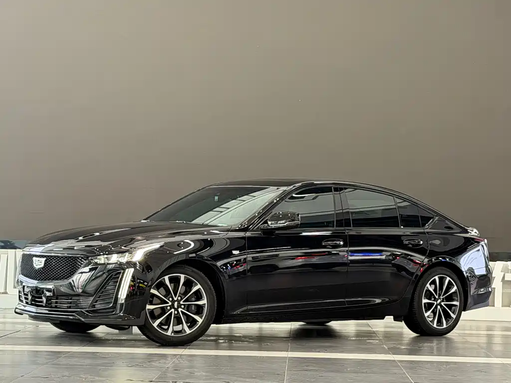 Cadillac CT5 2023 — фото 1