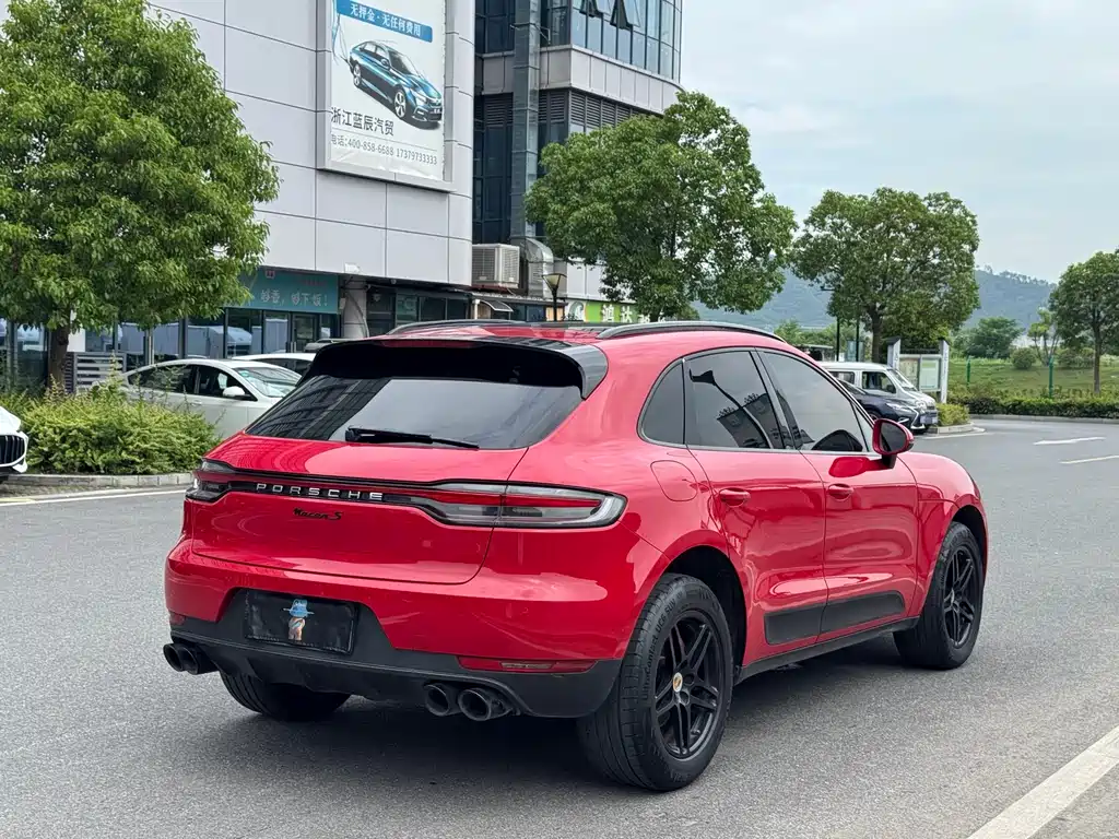 Porsche Macan 2019 — фото 11