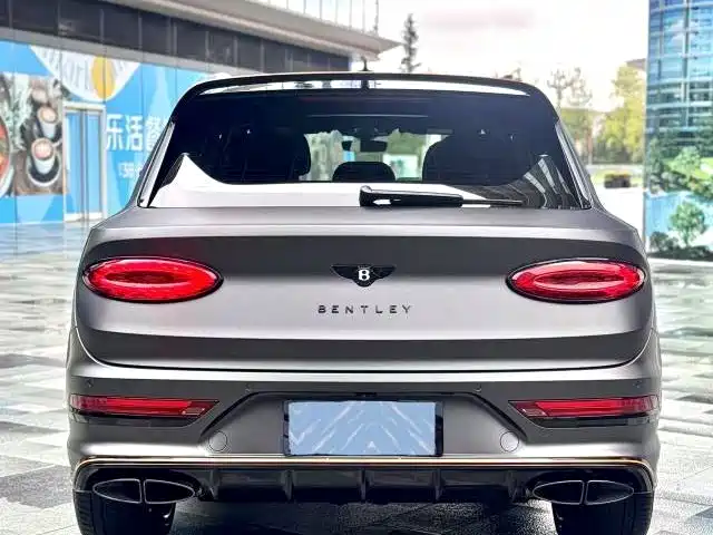 Bentley Bentayga 2025 — фото 10