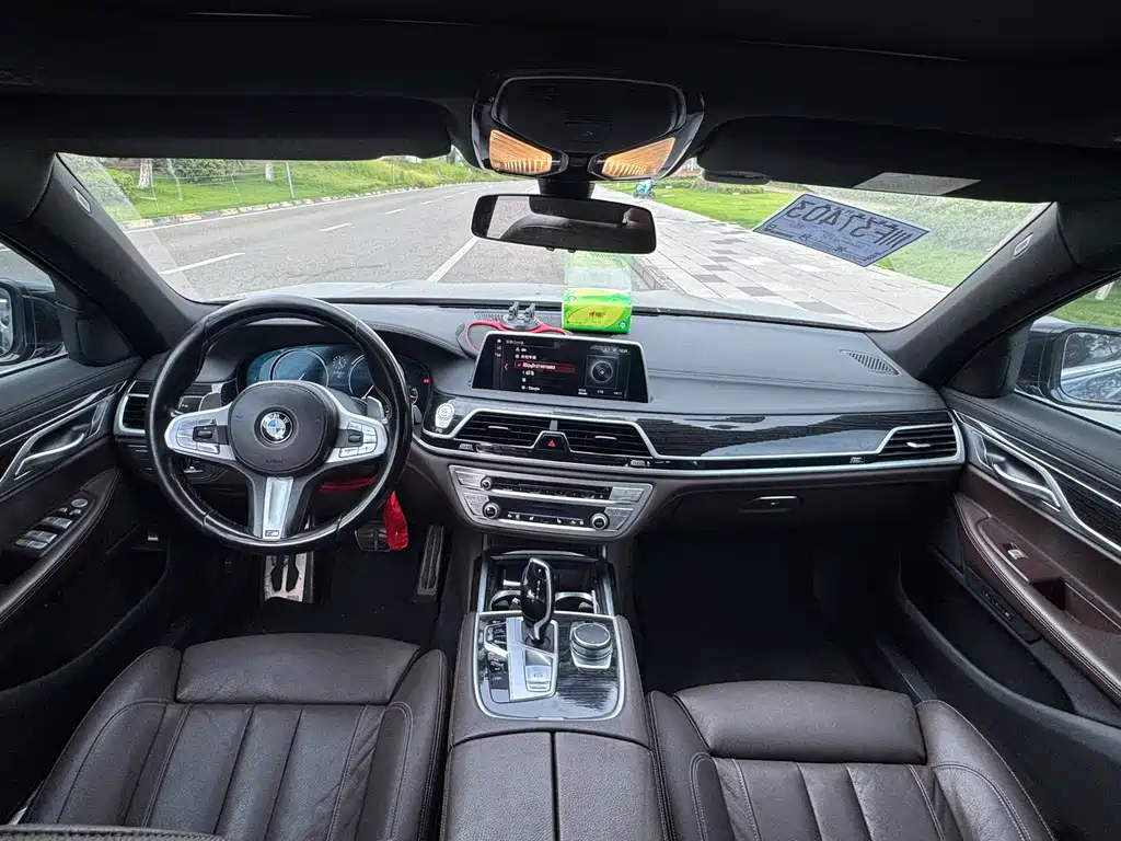 BMW 7 Series 2019 — фото 9
