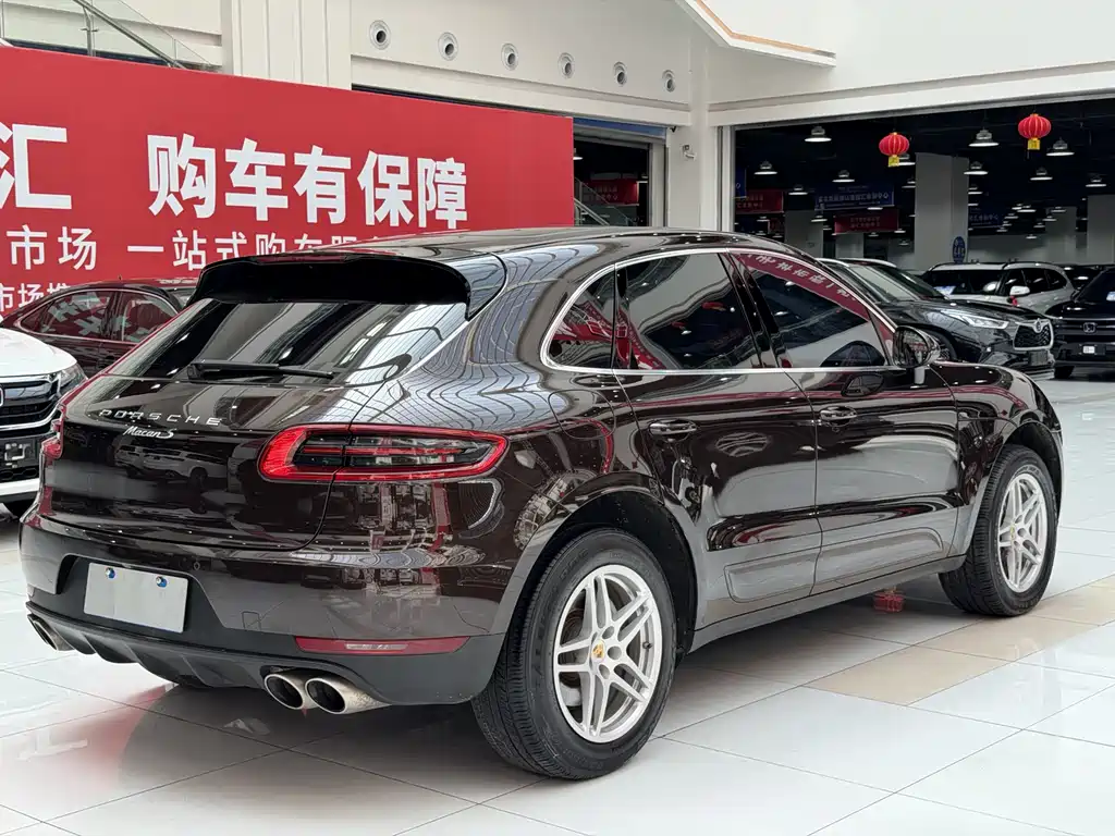 Porsche Macan 2017 — фото 15