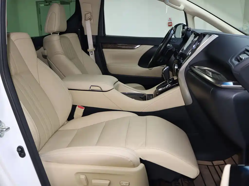Toyota Vellfire 2023 — фото 14
